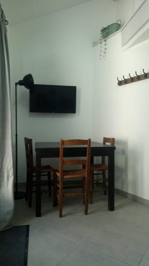 Logement Entier Dans Village Calme Guillerval Exterior foto